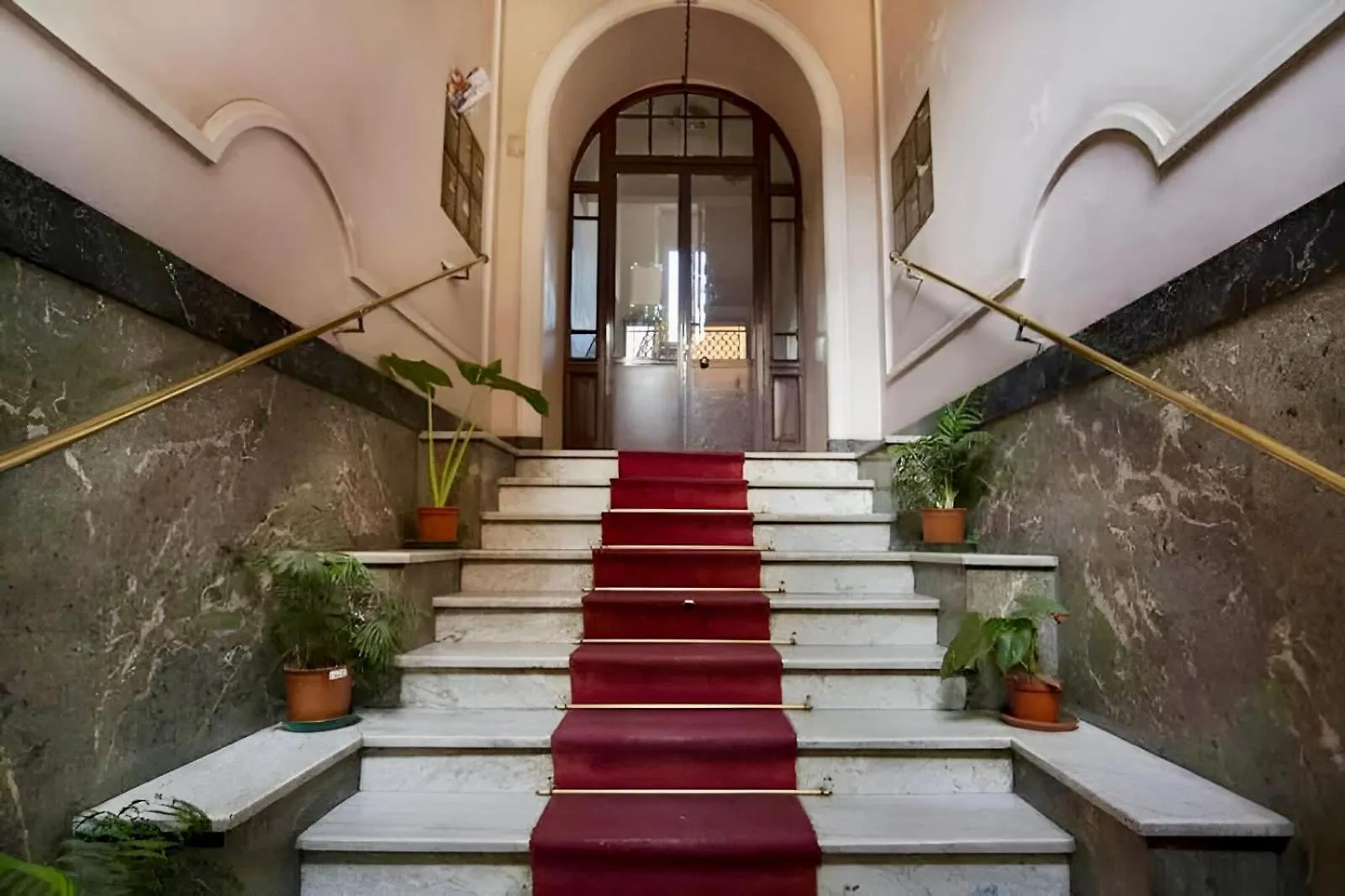 Touristaccommodationr&Dsanpietro Roma Appartamento
