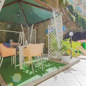 https://5-minuti-dal-mare-favoloso-trilocale-con-giardino.hotelitalianriviera.com